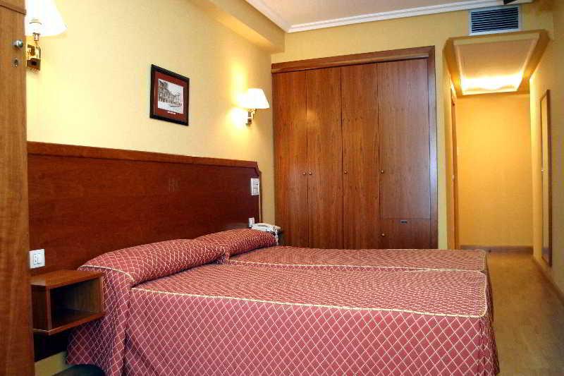 El Retiro De Cardea Hotel Oviedo Værelse billede